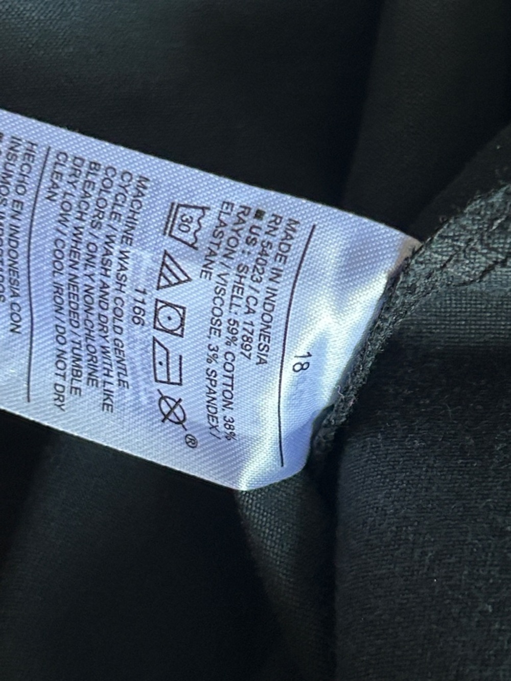 Old Navy extra high rise satin shine black jack cargo pants size 18 - Picture 4 of 4